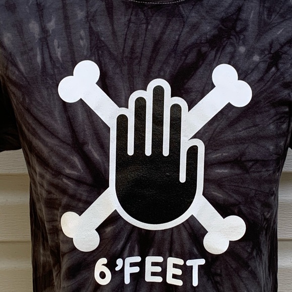 6’ FEET Hand And Cross Bones Tee Shirt - Picture 2 of 8